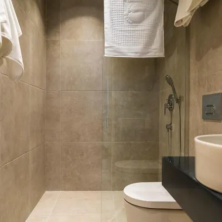 Channel Apartahotel 3*