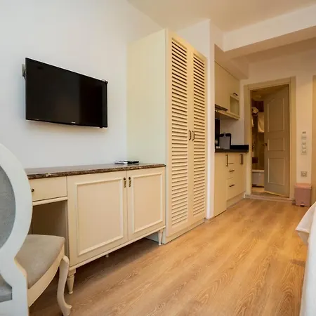 Channel Apartahotel