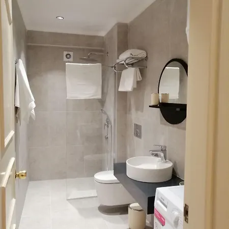 Channel Apartahotel