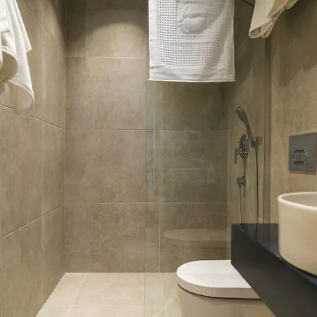 Channel Aparthotel 3*