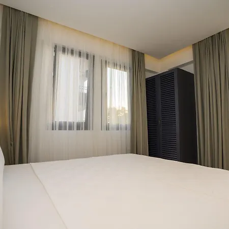 Channel Apartahotel