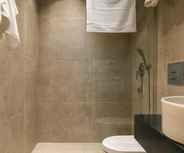 Channel Aparthotel 3*